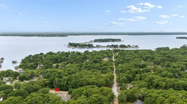 $499,999 | 109 Enchanted Drive, Enchanted Oaks, TX 75156