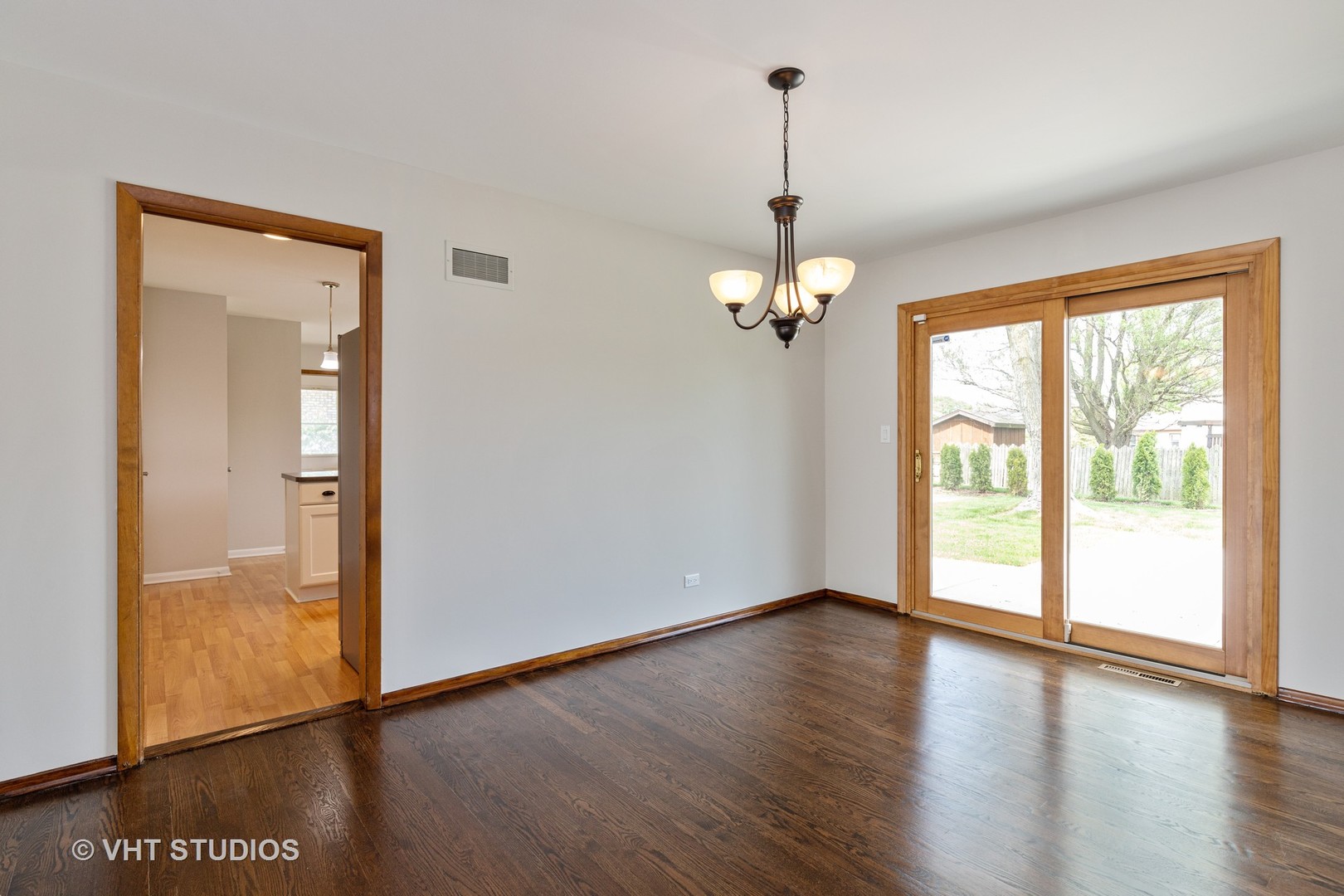 411 Beck Road Lindenhurst, IL 60046 - Photo 7 of 18 a view of livingroom with window