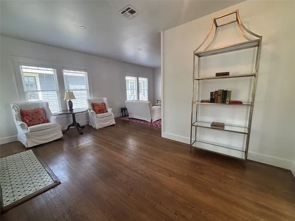 a view of a house with tub