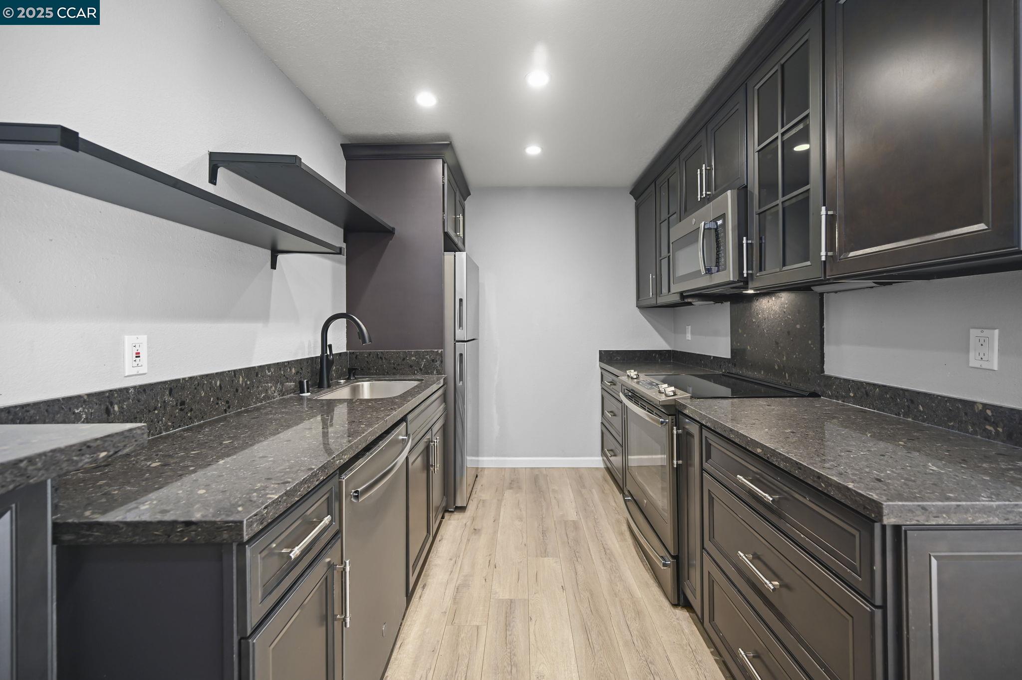 5095 Valley Crest Drive, Unit 308 Concord, CA 94521 - Photo 7 of 30