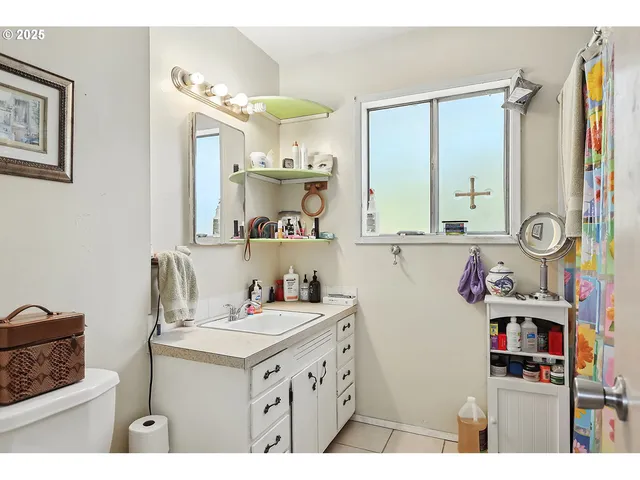 $425,000 | 1906 East 10th Street, The Dalles, OR 97058