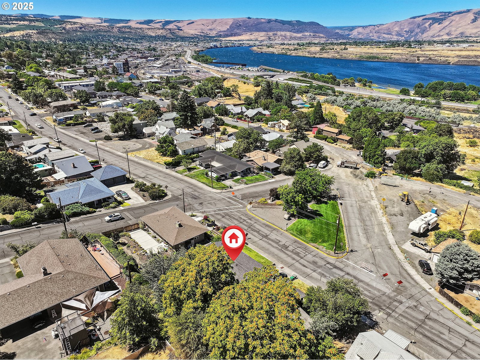 1906 East 10th Street The Dalles, OR 97058 - Photo 6 of 33