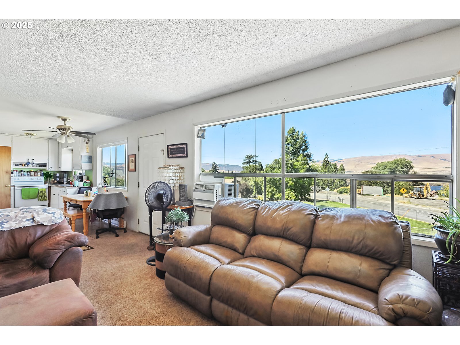 1906 East 10th Street The Dalles, OR 97058 - Photo 9 of 33