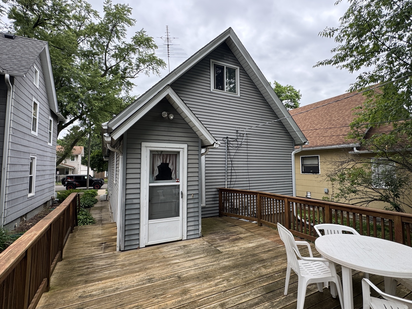 1019 Prospect Street Elgin, IL 60120 - Photo 2 of 18