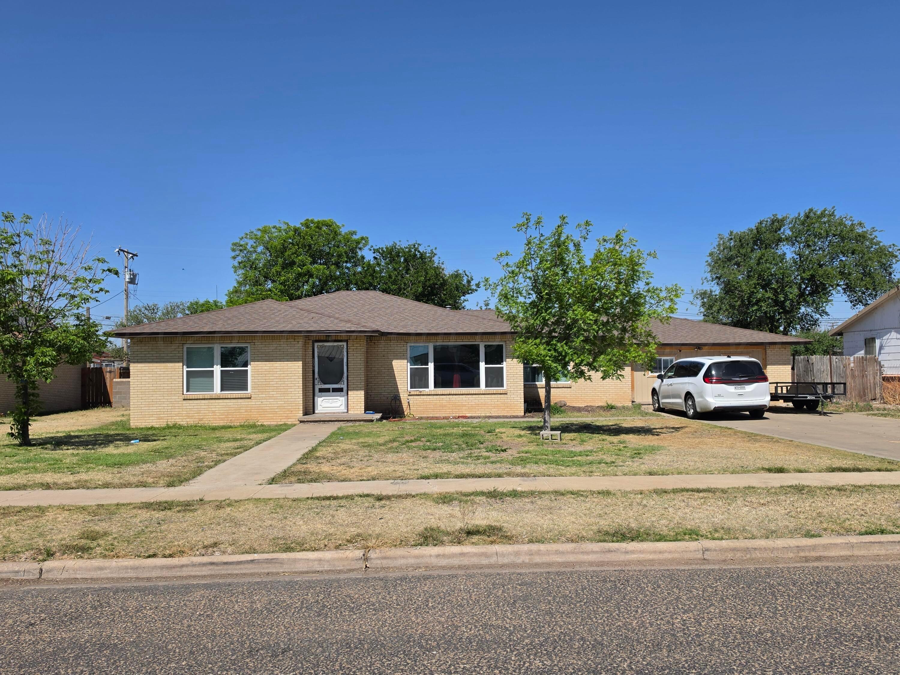 806 Ave R Sunray, TX 79086 - Photo 1 of 8 20260512_112205