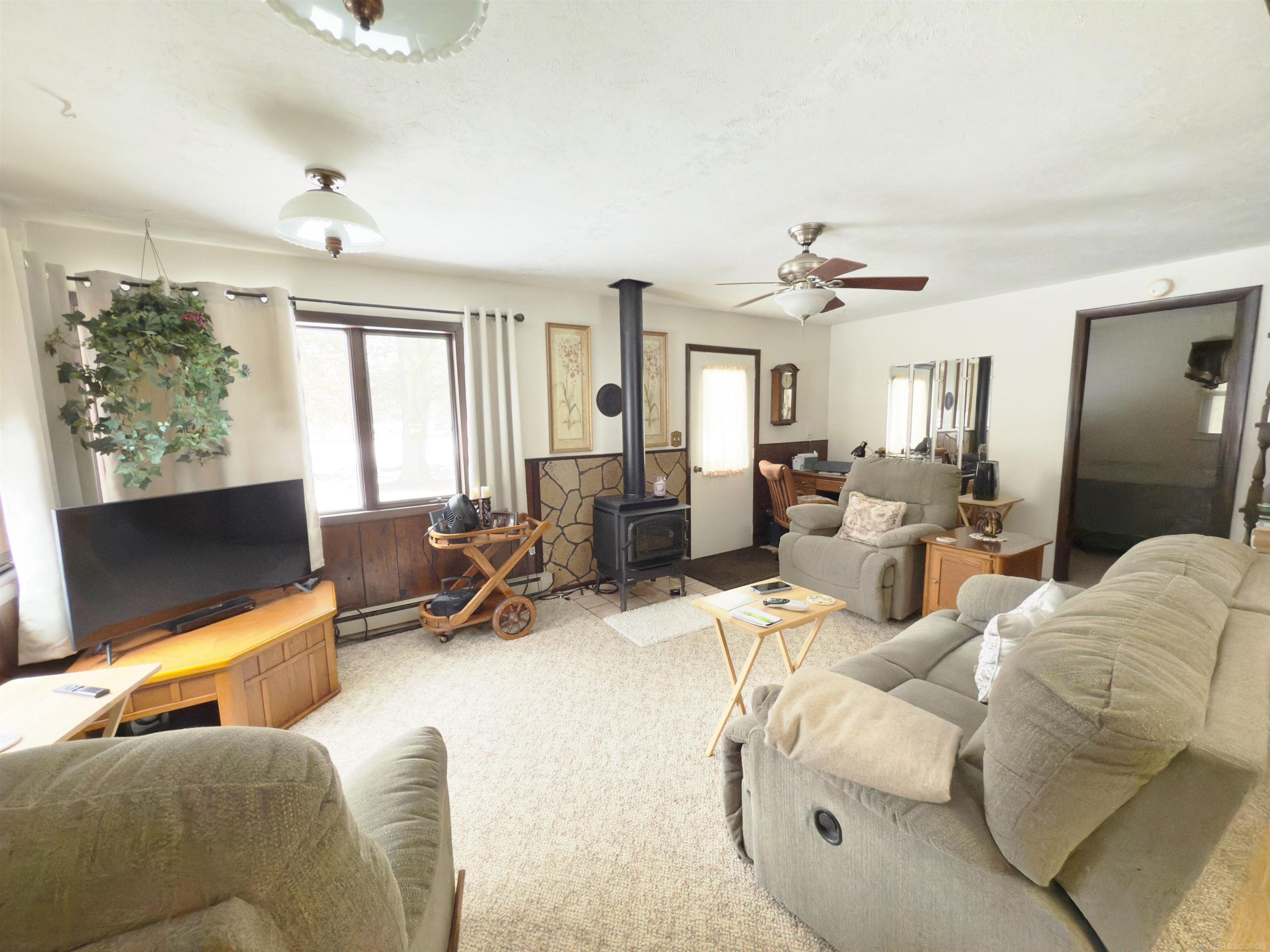 1175 West French Line Road Sandusky, MI 48471 - Photo 10 of 41 50169928-83d6aa5c-01ad-4c57-995a-942f9d8739fd.JPG