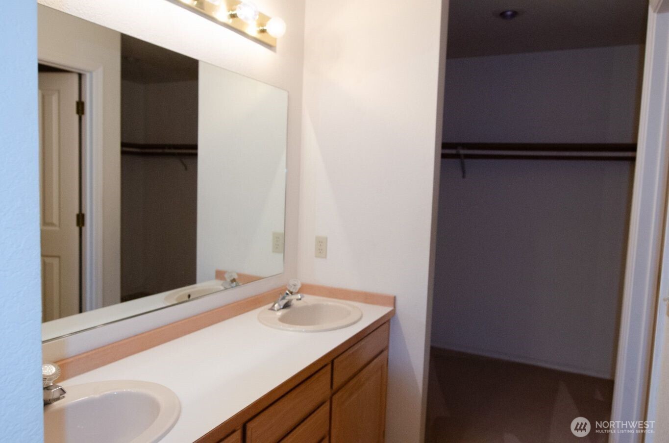 1902 Creekside Place Anacortes, WA 98221 - Photo 8 of 11