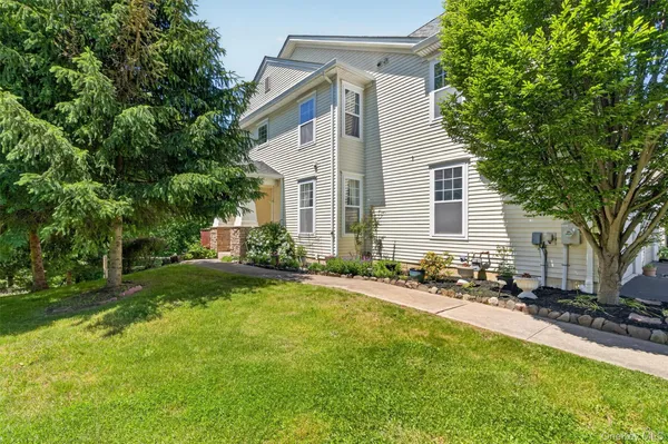 $520,000 | 29 Avoncroft Lane, Middletown, NY 10940