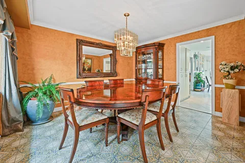 $1,390,000 | 23 Pettit Drive, Dix Hills, NY 11746