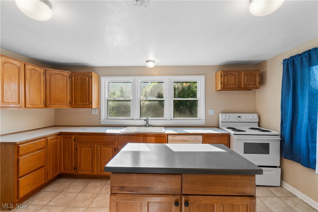 209 Claridon Road Chardon, OH 44024 - Photo 11 of 32 Gallery Image 11