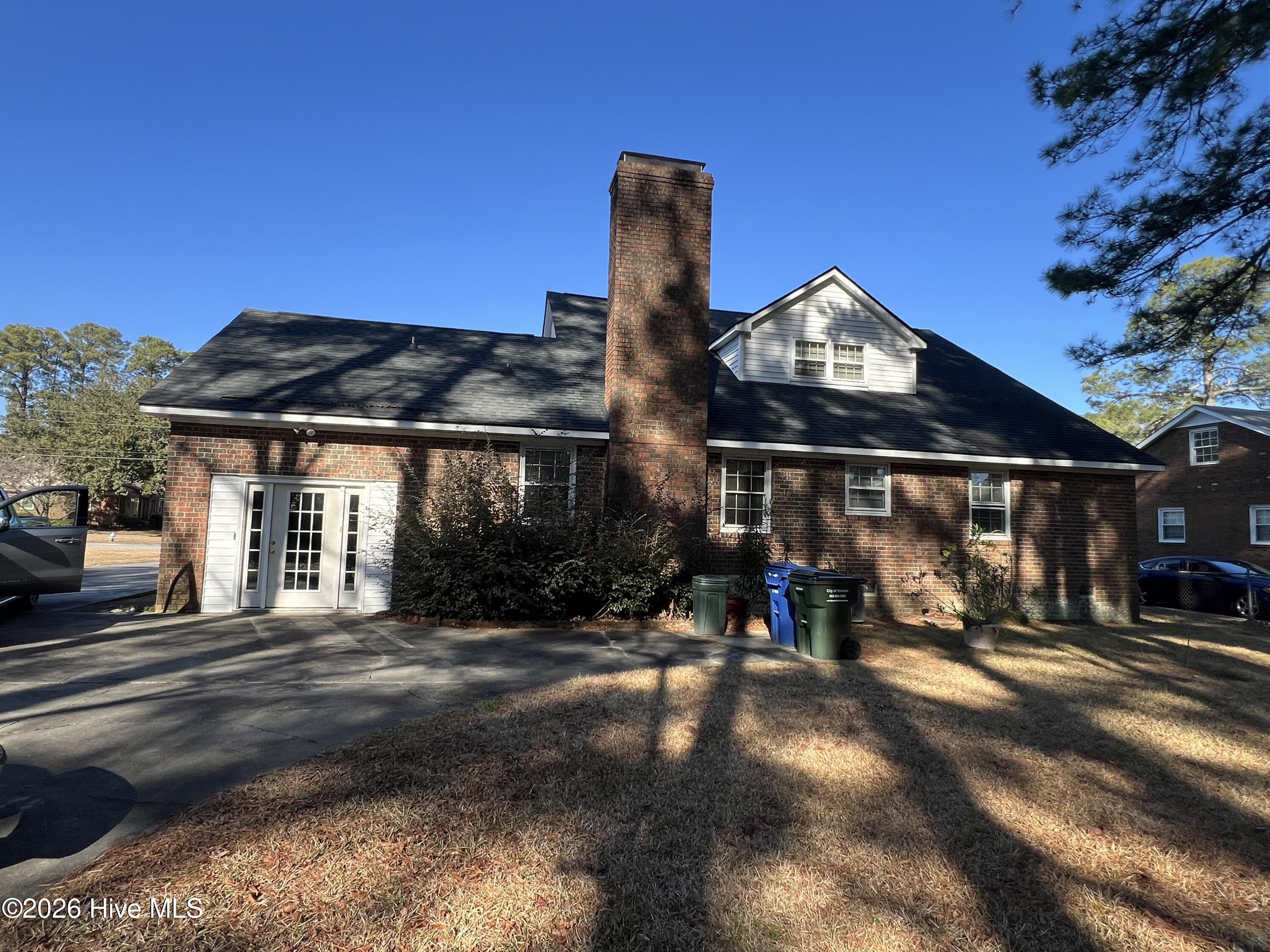 1802 Oxford Road Kinston, NC 28504 - Photo 4 of 24 IMG_9702