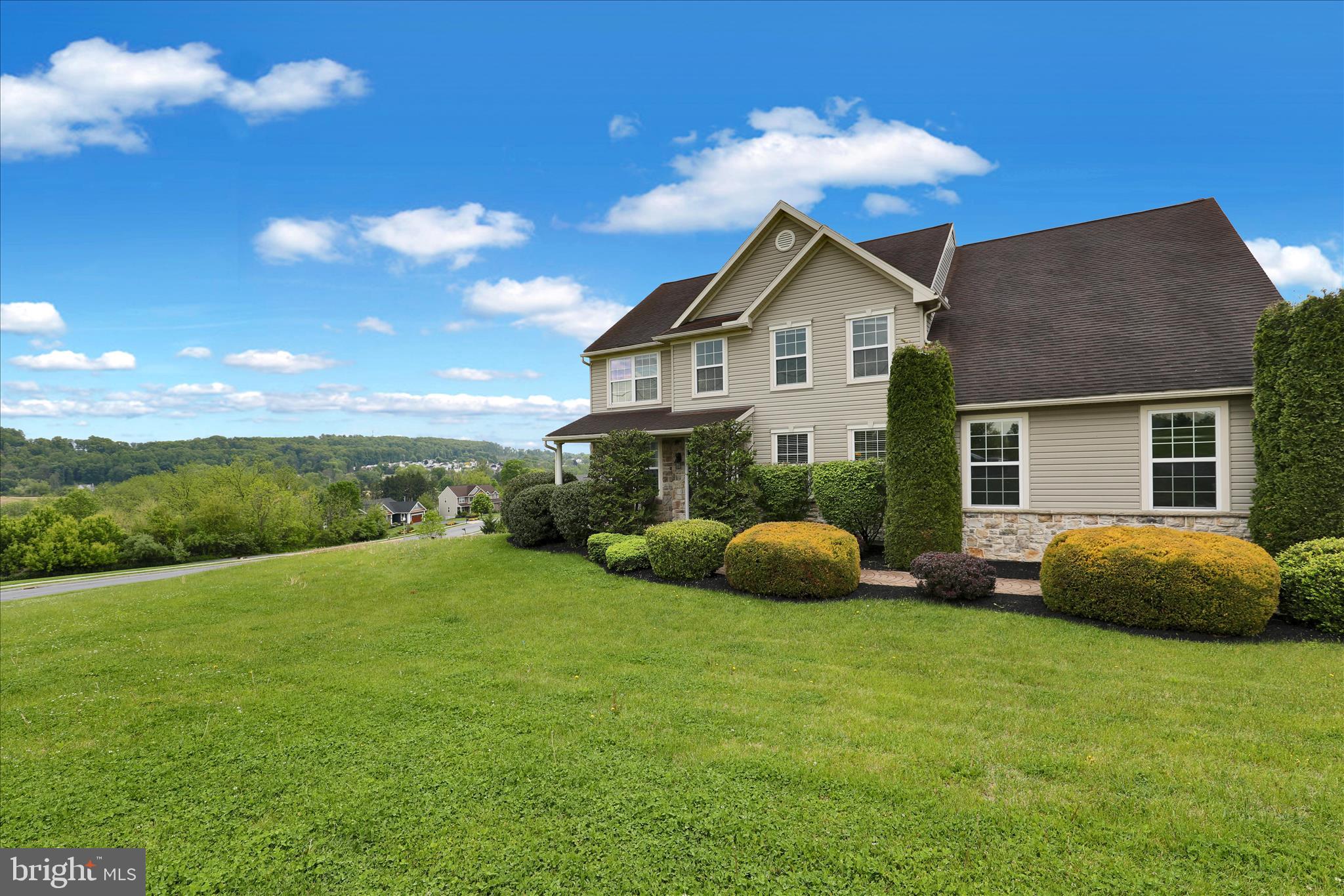 121 Great Bend Way Sinking Spring, PA 19608 - Photo 2 of 59 360_4971