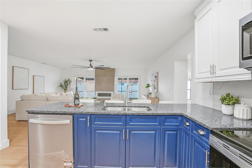 14964 Old Pointe Road Tampa, FL 33613 - Photo 8 of 40