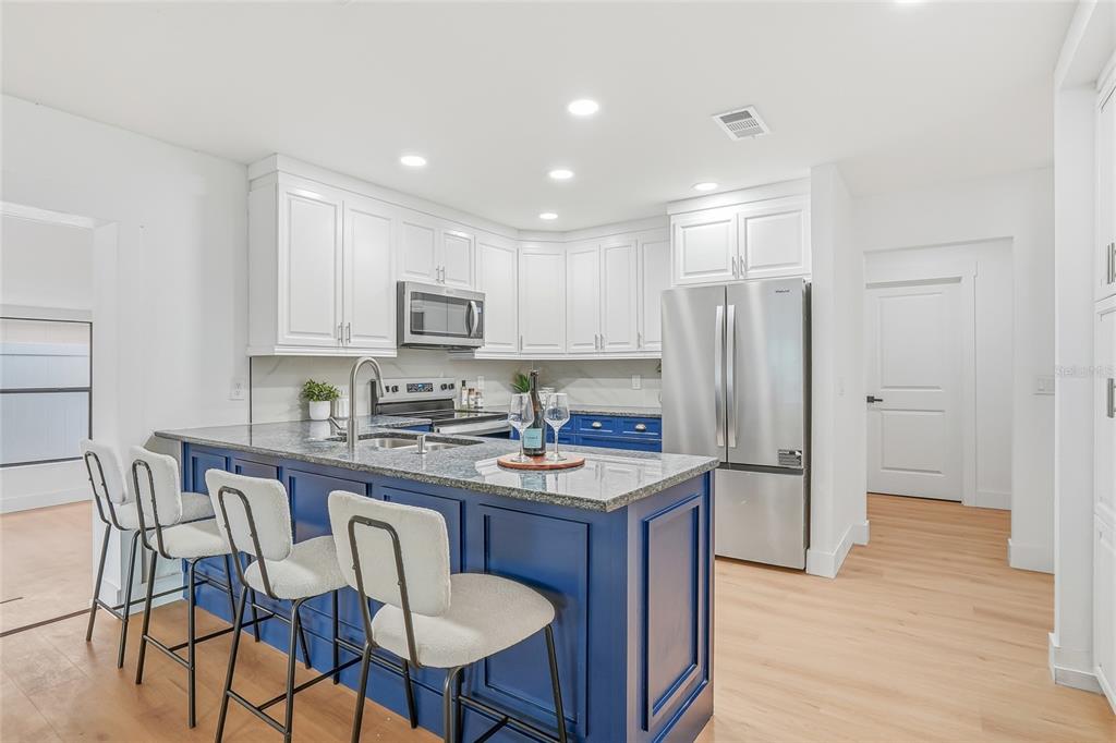 14964 Old Pointe Road Tampa, FL 33613 - Photo 10 of 40