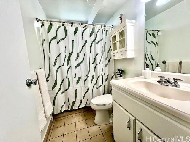 94-054 Leolua Street, Unit C114 Waipahu, HI 96797 - Photo 8 of 18 a bathroom with a sink toilet and shower