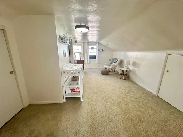 a view of livingroom with furniture