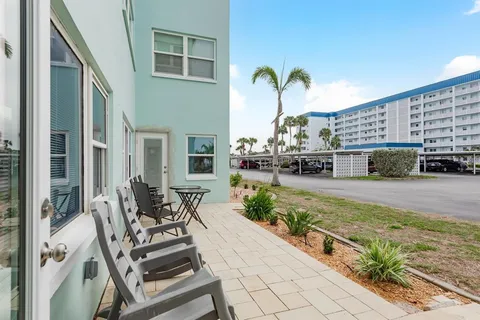 $245,000 | 8 Glencoe Place, Unit 104, Dunedin, FL 34698