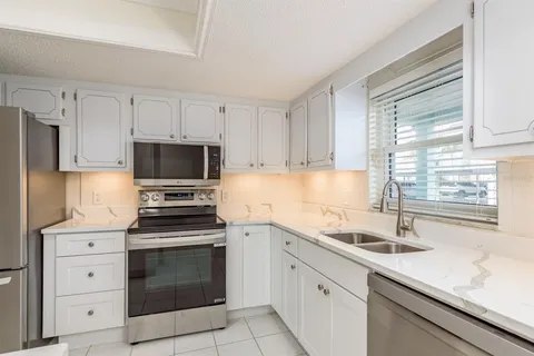 $245,000 | 8 Glencoe Place, Unit 104, Dunedin, FL 34698