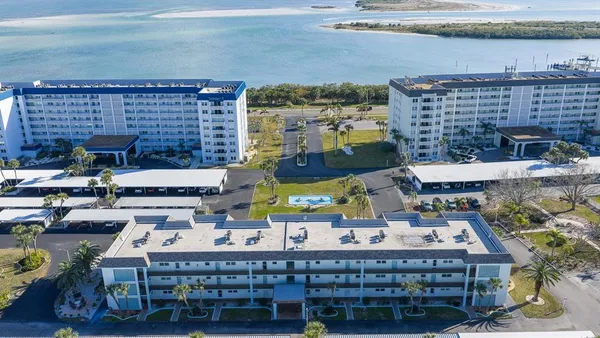 $239,900 | 8 Glencoe Place, Unit 104, Dunedin, FL 34698