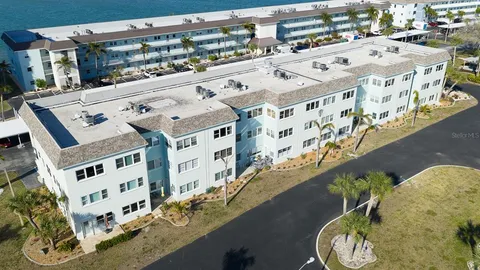 $239,900 | 8 Glencoe Place, Unit 104, Dunedin, FL 34698