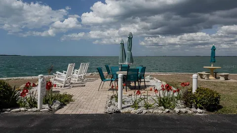 $239,900 | 8 Glencoe Place, Unit 104, Dunedin, FL 34698