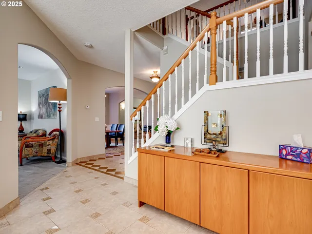 a view of entryway and hall
