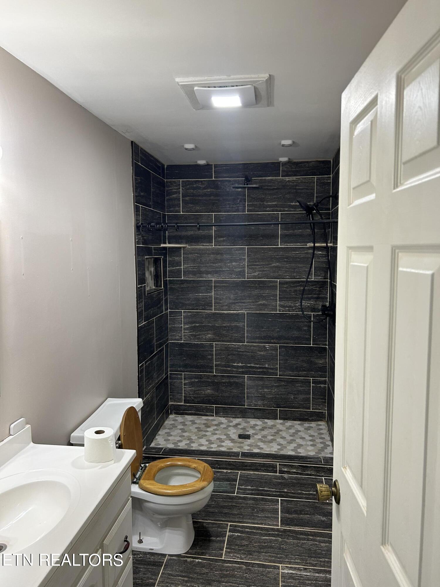 235 Oak Grove Road Madisonville, TN 37354 - Photo 5 of 12 IMG_1019