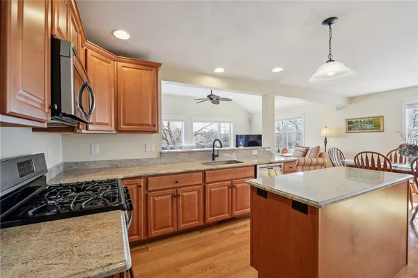 $1,199,000 | 302 Pond Street, South Kingstown, RI 02879