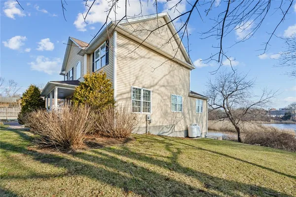 $1,199,000 | 302 Pond Street, South Kingstown, RI 02879