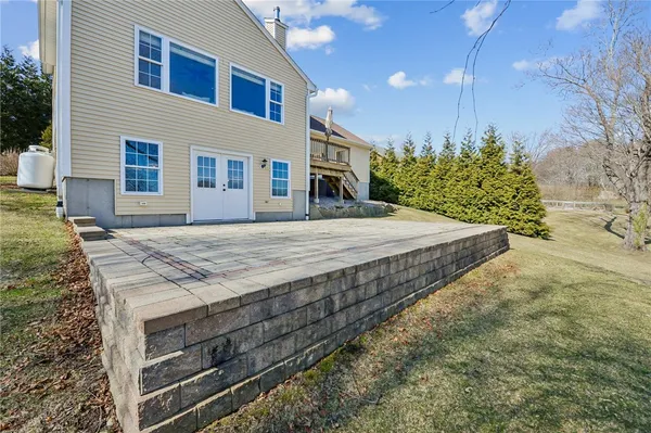 $1,199,000 | 302 Pond Street, South Kingstown, RI 02879