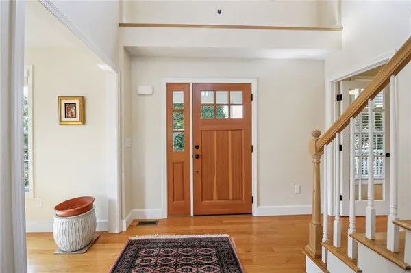 $1,199,000 | 302 Pond Street, South Kingstown, RI 02879