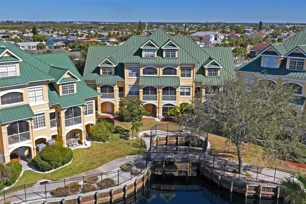 $459,000 | 6319 Sunset Bay Circle, Apollo Beach, FL 33572