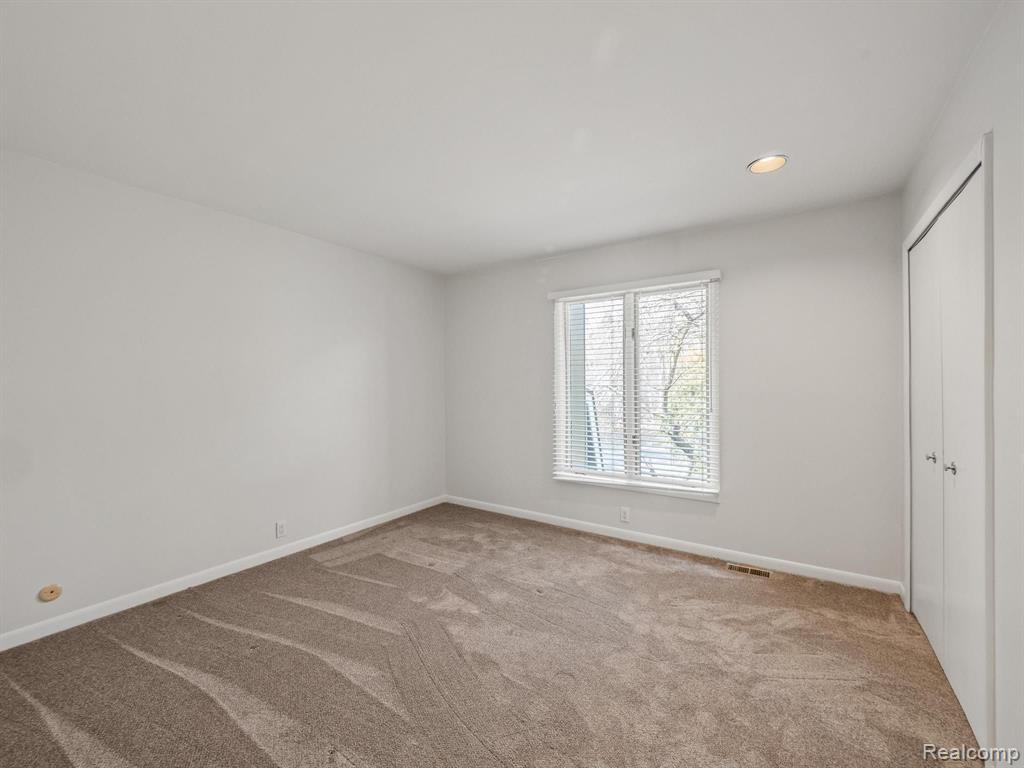 2880 Walnut Lake Road West Bloomfield, MI 48323 - Photo 19 of 30