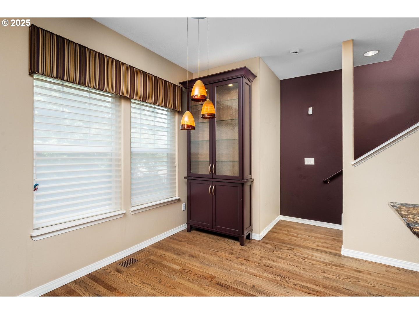 3531 South Kelly Avenue Portland, OR 97239 - Photo 19 of 40 Dining Room