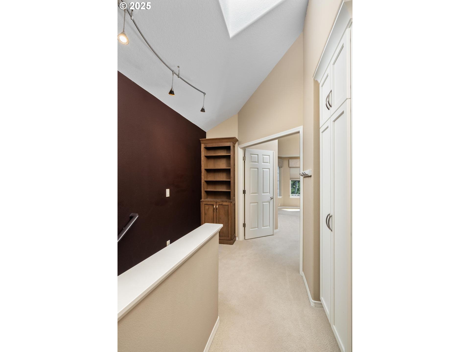 3531 South Kelly Avenue Portland, OR 97239 - Photo 21 of 40 Hallway