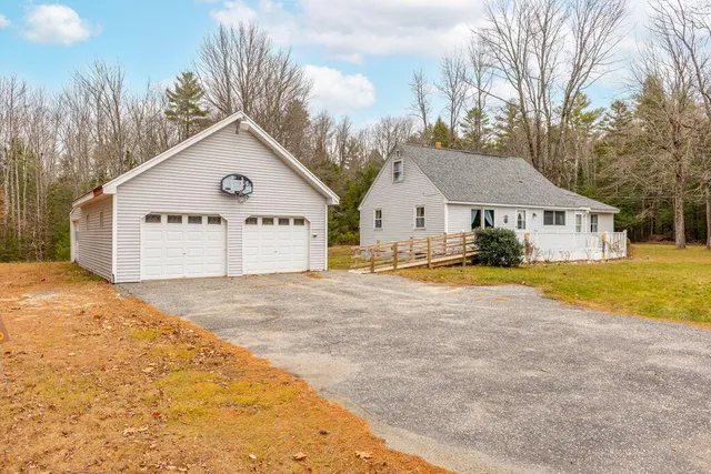 $699,000 | 32 Grant Road, Freeport, ME 04032