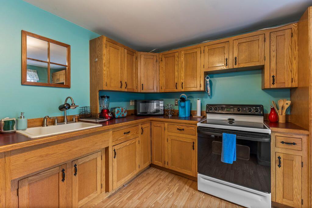 32 Grant Road Freeport, ME 04032 - Photo 39 of 53 58__V5A6306