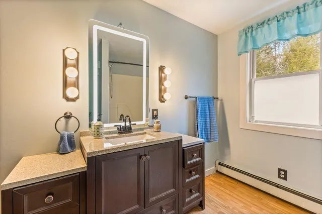 $699,000 | 32 Grant Road, Freeport, ME 04032