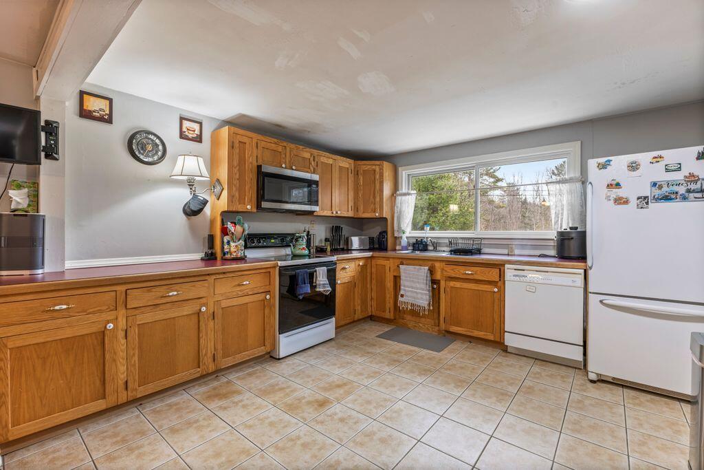 32 Grant Road Freeport, ME 04032 - Photo 9 of 53 17__V5A6168