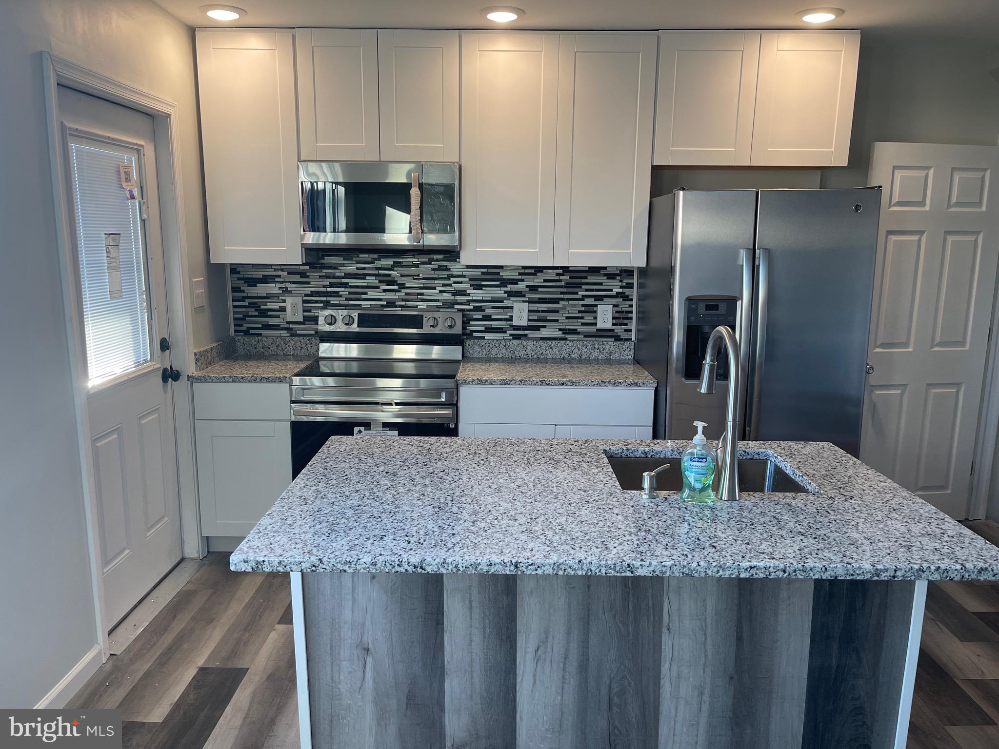 6911 Broening Road Baltimore, MD 21222 - Photo 4 of 15