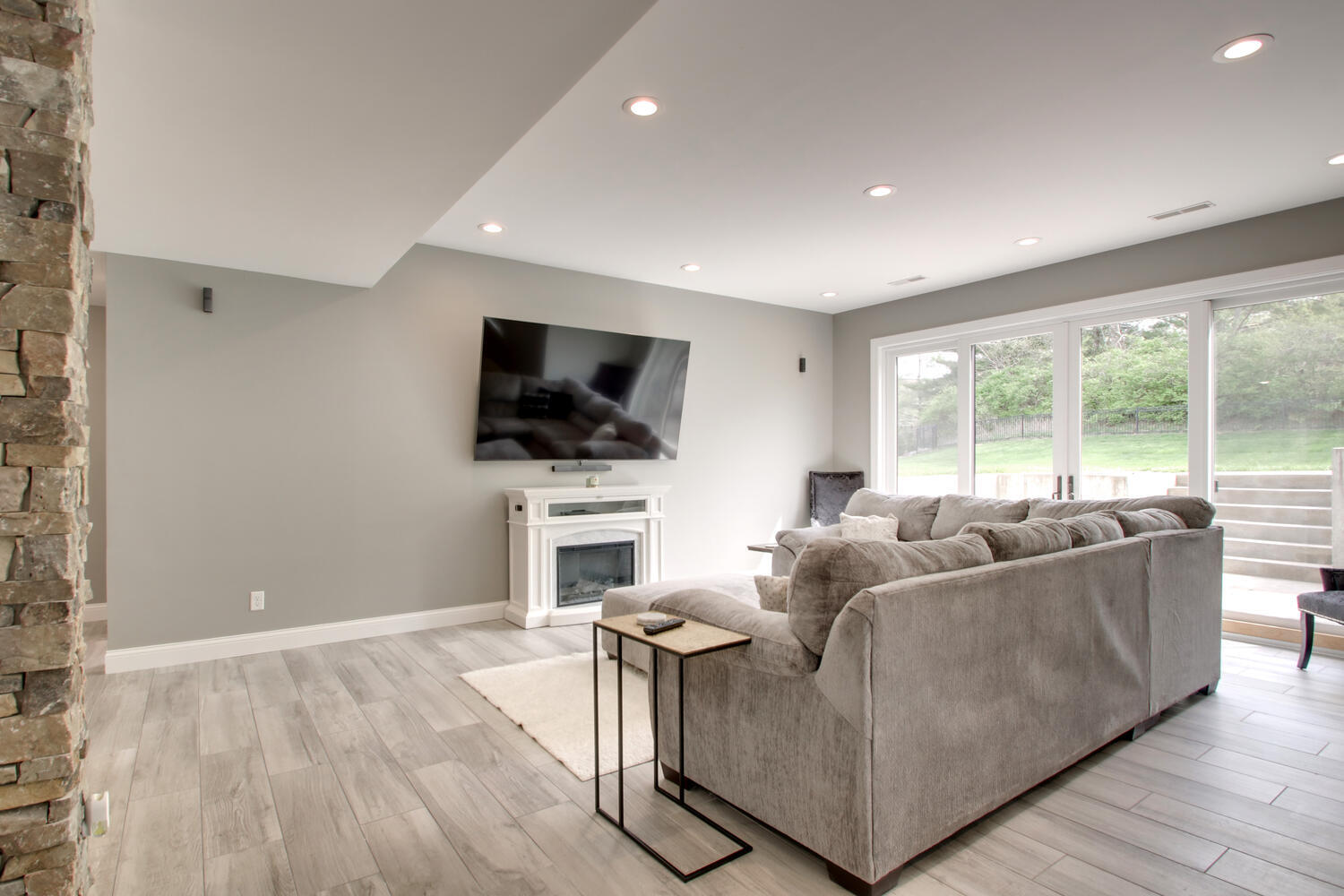 4432 Bryant Drive Quincy, IL 62305 - Photo 23 of 30 a living room with furniture and a flat screen tv