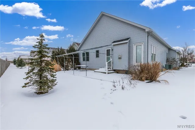 $475,000 | 14 Wetherby Way, Lancaster, NY 14086