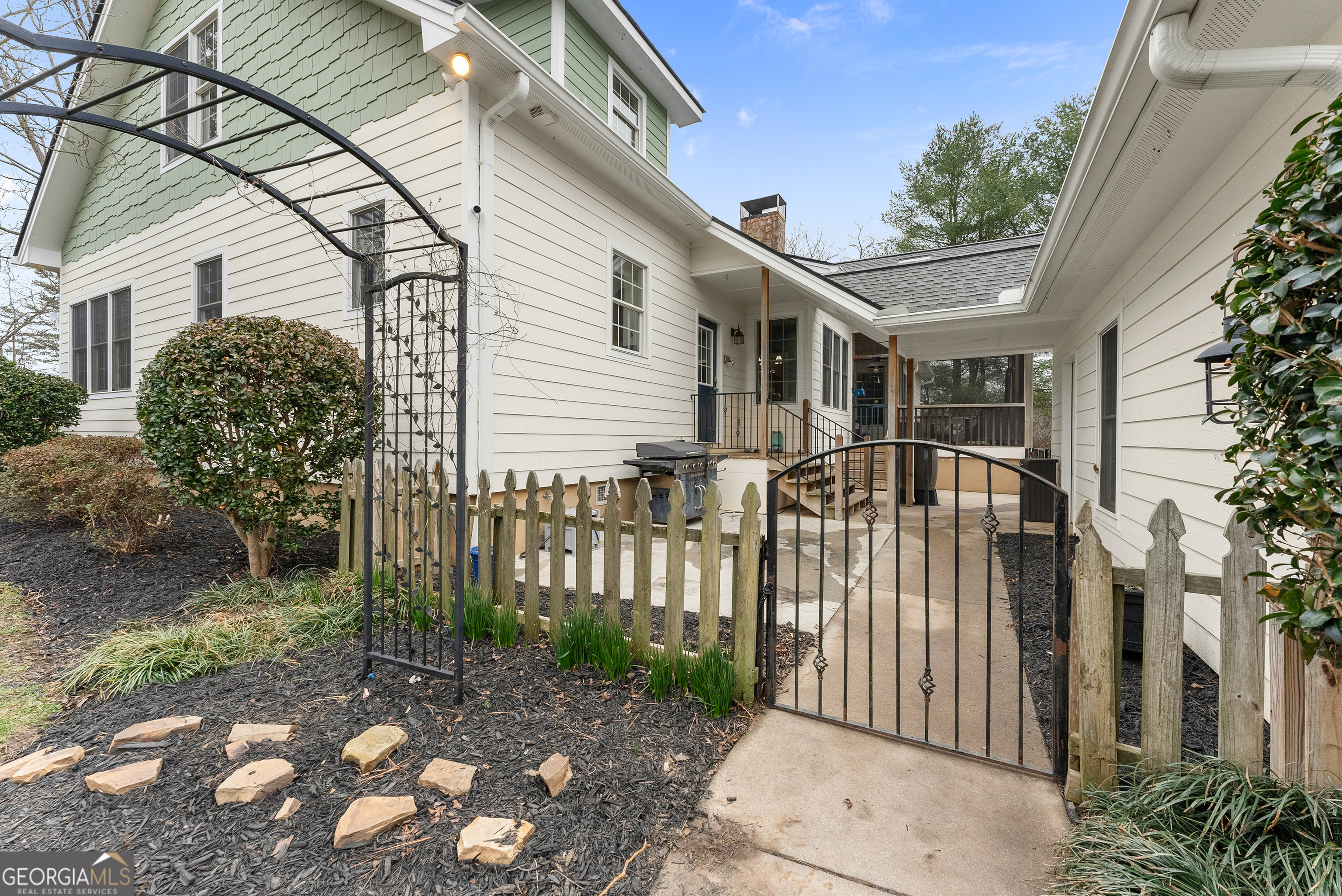 1295 Wall Bridge Loop Clarkesville, GA 30523 - Photo 5 of 76