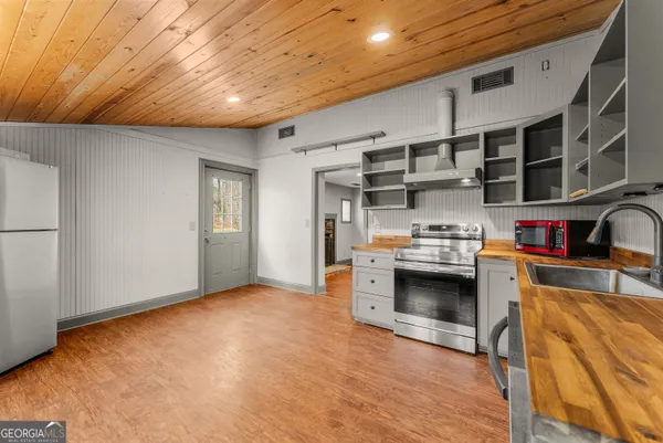 $825,000 | 1295 Wall Bridge Loop, Clarkesville, GA 30523