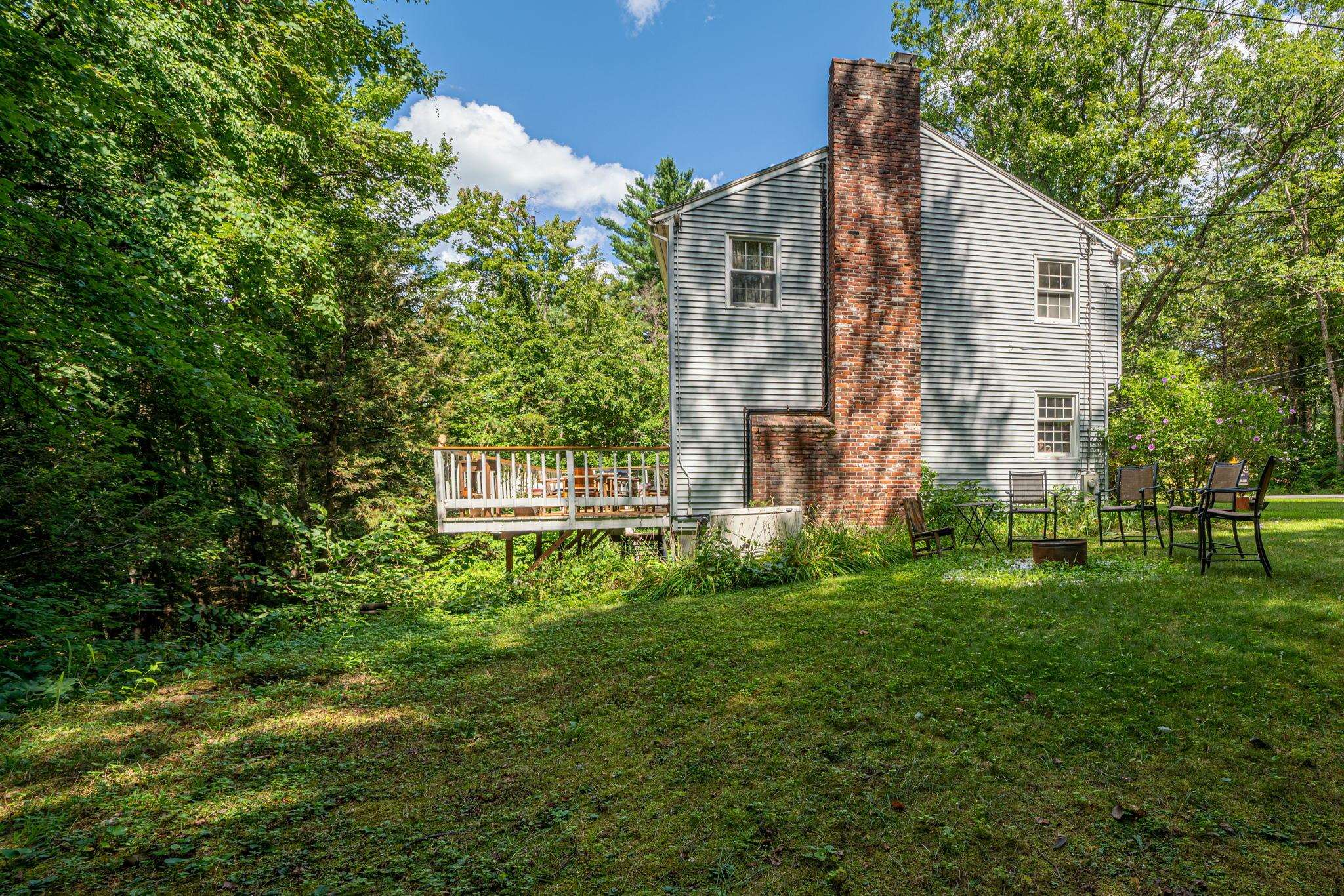 44 Old Manchester Road Amherst, NH 03031 - Photo 4 of 39