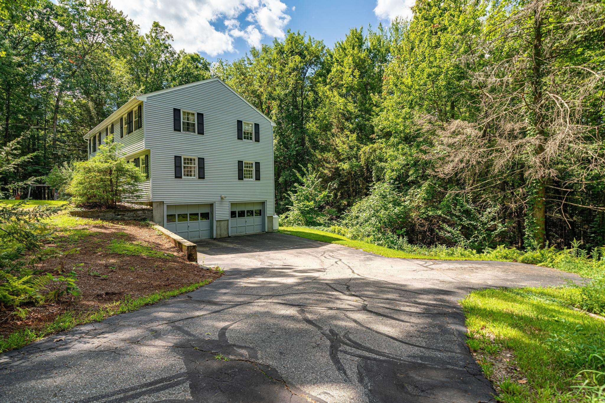 44 Old Manchester Road Amherst, NH 03031 - Photo 5 of 39