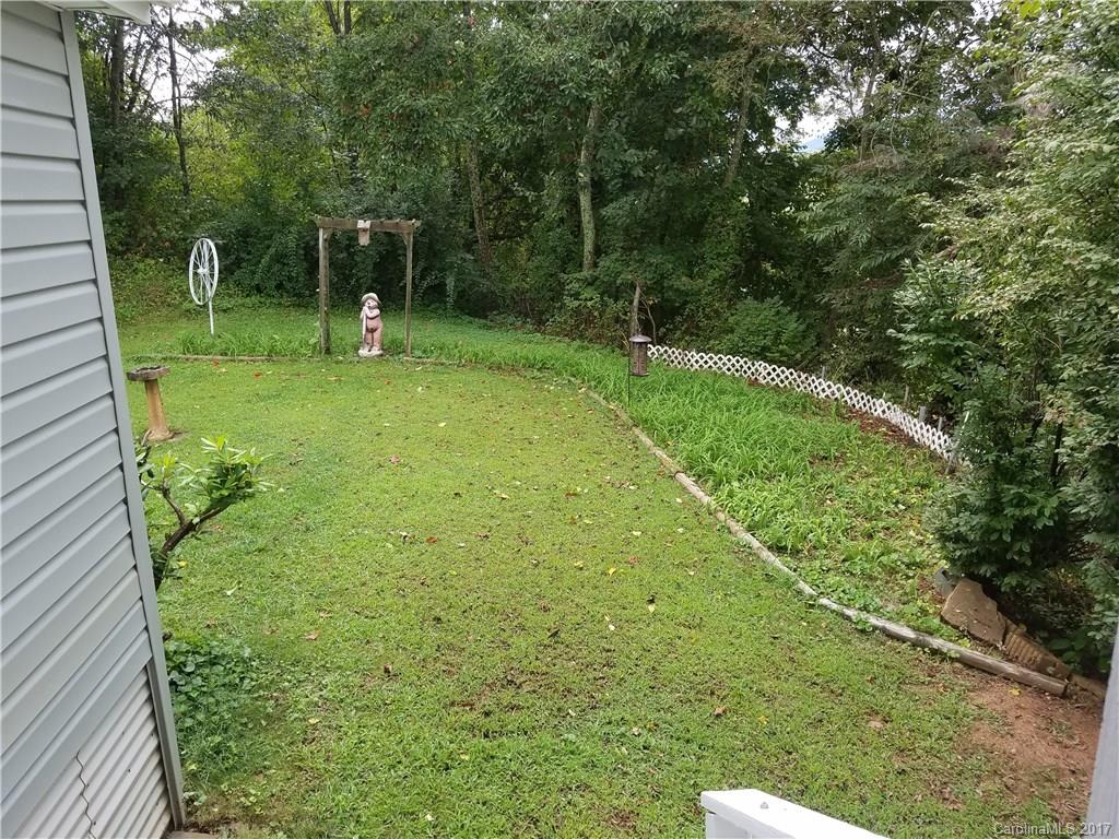 433 Abel Road Canton, NC 28716 - Photo 6 of 18 a view of a backyard