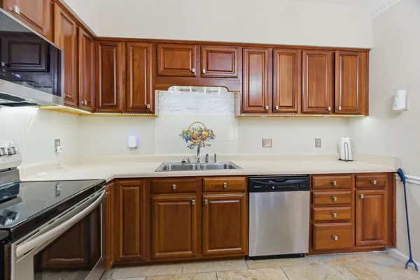 $279,000 | 1818 Memorial Drive, Unit 18, Clarksville, TN 37043