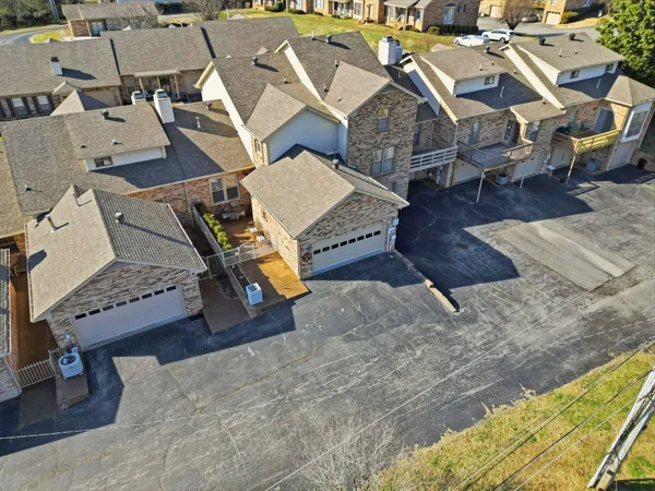 $279,000 | 1818 Memorial Drive, Unit 18, Clarksville, TN 37043