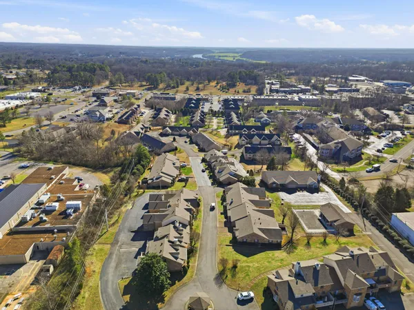 $279,000 | 1818 Memorial Drive, Unit 18, Clarksville, TN 37043